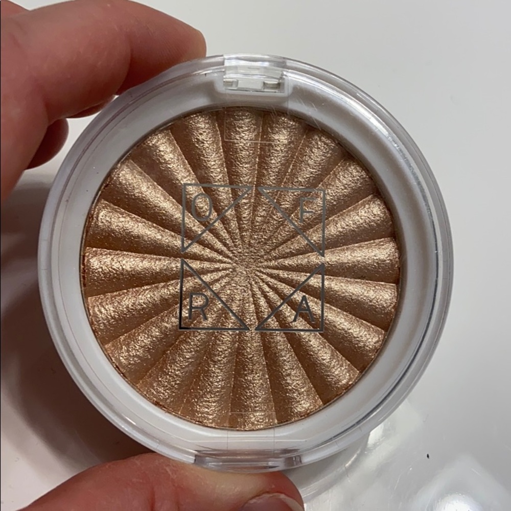 OFRA x Nikkietutorials highlighter glow goals